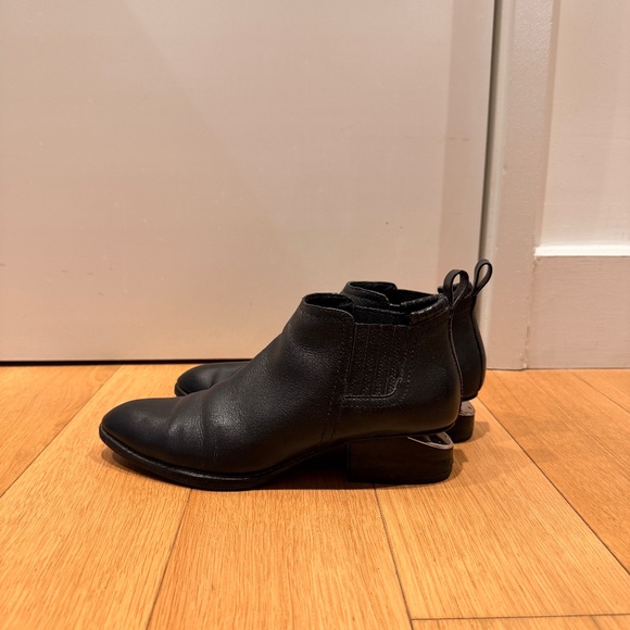 Alexander Wang - Kori Leather Ankle Chelsea Boot - Size 38.5 - Picture 5 of 10